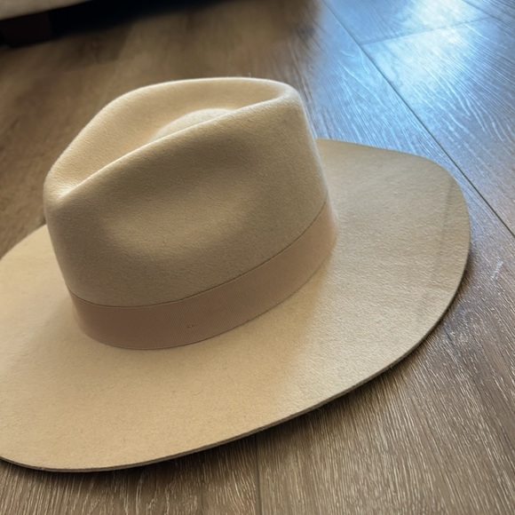 Cream wide brimmed hat - Picture 3 of 4